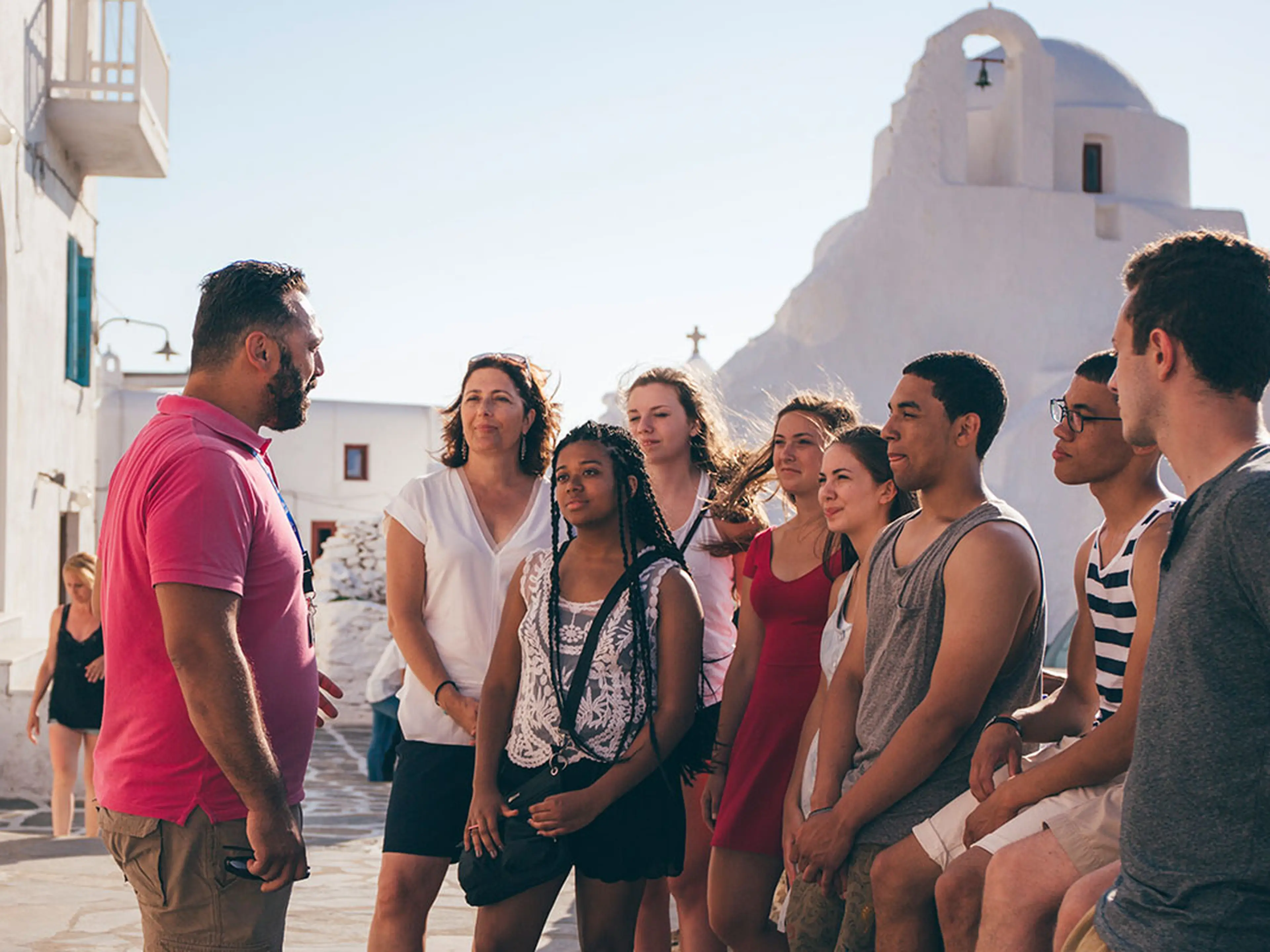 Mengorganisir Tur dan Kursus Bahasa